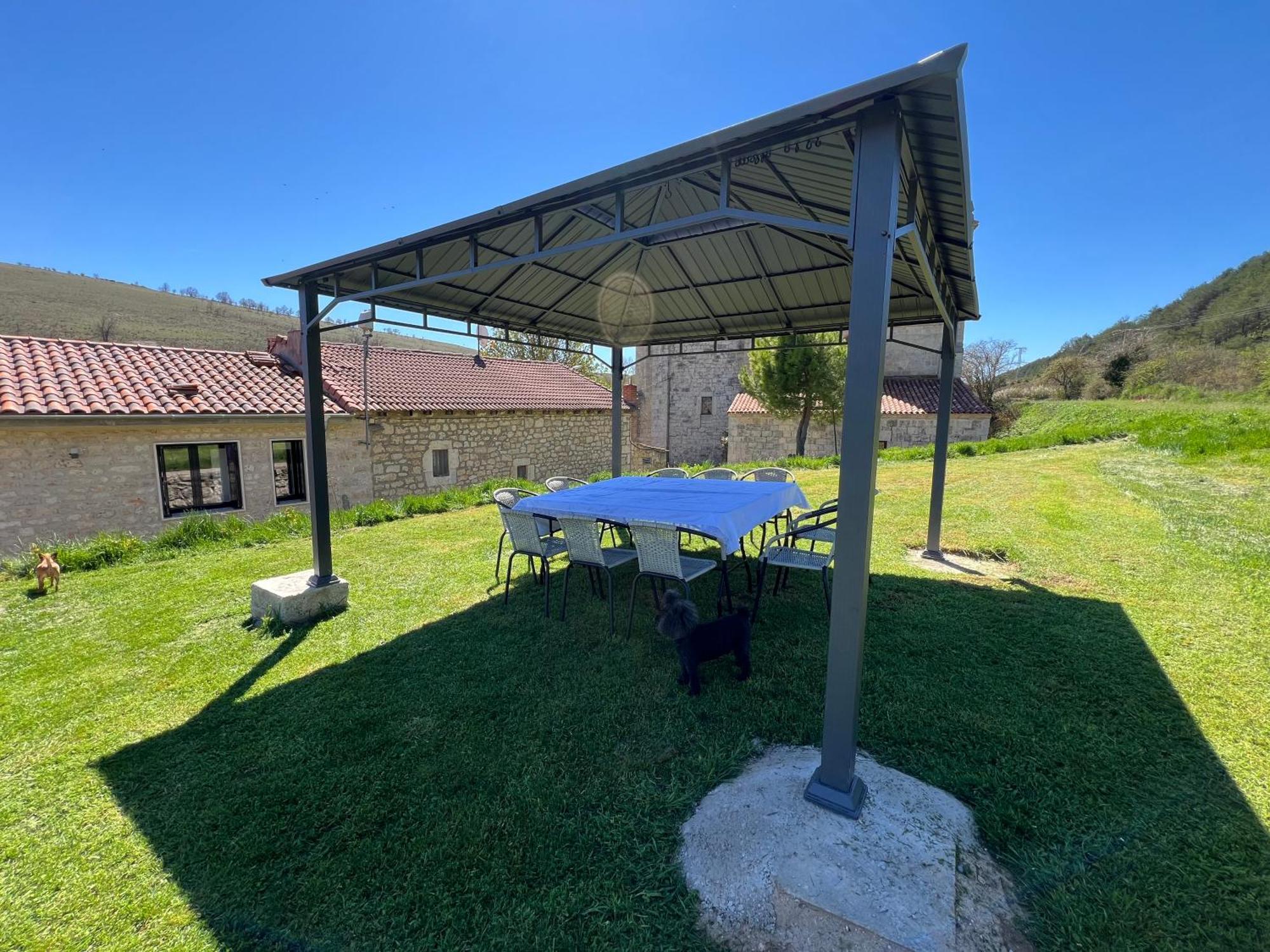 El Pecu Casa Rural Starfamiliar Bustillo Del Paramo Εξωτερικό φωτογραφία
